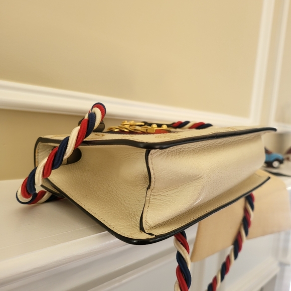 GUCCI Textured Calfskin Bee Star Print Mini Sylvie Bag Mystic White w / COA.. - Picture 12 of 16